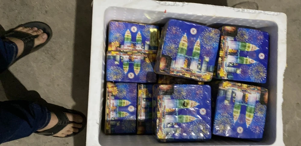 Một phần số pháo hoa thu giữ tại nhà. Ảnh: HS