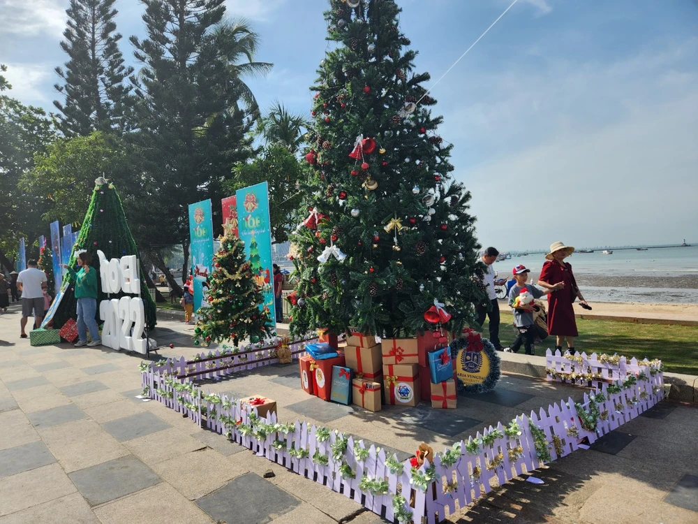 Đường phố Vũng Tàu nhiều sắc màu thu hút du khách. Ảnh: TK