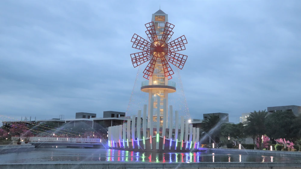 Tòa tháp 10 tầng ngắm biển Vũng Tàu từ trên cao. Ảnh: TK