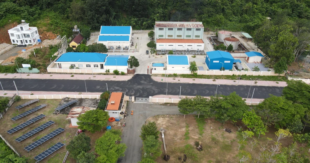 Bồn chứa dầu của nhà máy điện An Hội chỉ chứa được khoảng 200m3. Ảnh:KN Bồn chứa dầu của nhà máy điện An Hội chỉ chứa được khoảng 200m3. Ảnh:KN