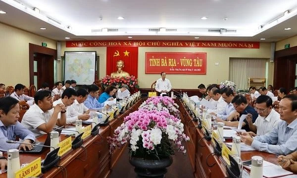 Ông Nguyễn Văn Thọ, chủ tịch UBND tỉnh Bà Rịa-Vũng Tàu đề nghị khẩn trương giải quyết việc CCN xây xong đã lâu nhưng không thể cho thuê. Ảnh: NH