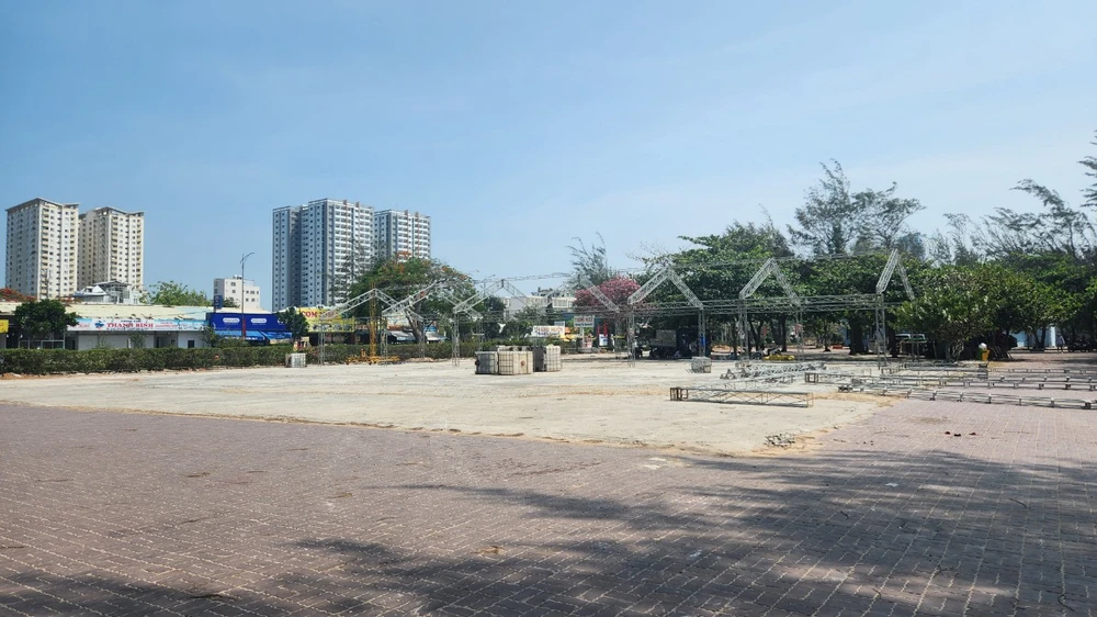 Sự kiện tuần lễ trưng bày sản phẩm địa phương đang được chuẩn bị để khai mạc từ 29-4 tại Bãi Sau. Ảnh: TK