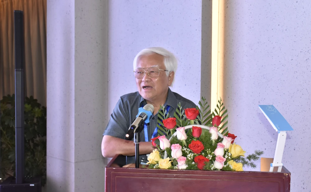 Chuyên gia đóng góp ý kiến tại hội thảo. Ảnh: KN