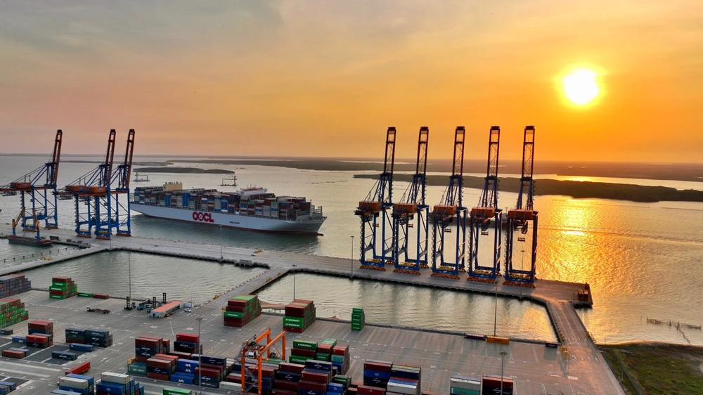 Bà Rịa-Vũng Tàu sẽ là cửa ngõ hướng ra biển Đông của Vùng Đông Nam bộ và quốc gia. Trong ảnh: Tàu vào khu vực Cái Mép-Thị Vải. Ảnh: KN