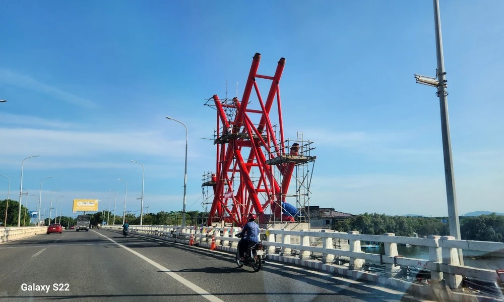 Khung thép dự kiến được lắp dựng hoàn thành trong tháng 6-2023. Ảnh: TK