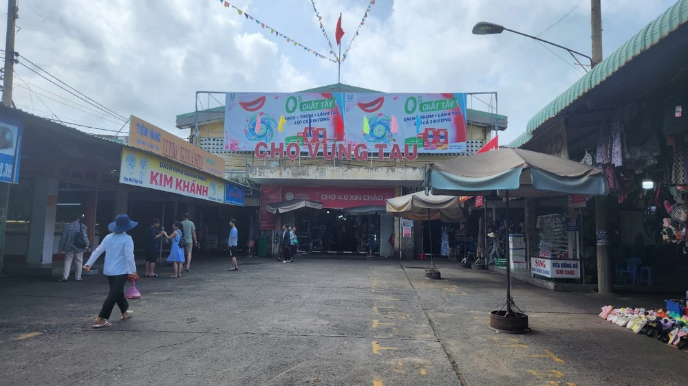Chợ Vũng Tàu vắng người mua sắm hơn trước rất nhiều. Ảnh: TK