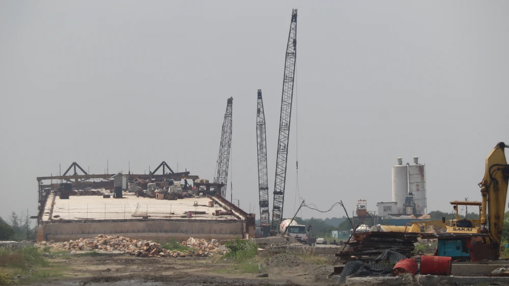 Trên toàn tuyến có bốn cầu hiện đang thi công. Ảnh: TK Trên toàn tuyến có bốn cầu hiện đang thi công. Ảnh: TK