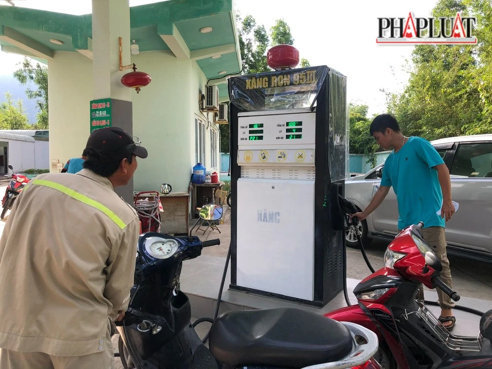 Tỉnh yêu cầu phải đảm bảo nguồn xăng, dầu cho huyện Côn Đảo. Ảnh: CM