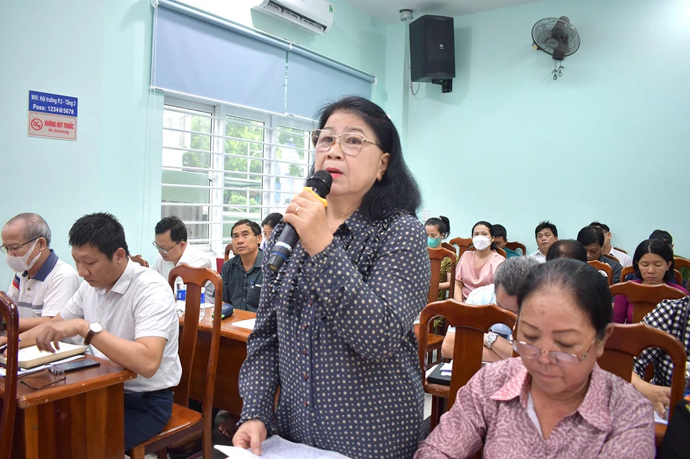 Tiếp xúc cử tri trước kỳ họp thứ 14, HĐND tỉnh Bà Rịa-Vũng Tàu khóa VII, nhiệm kỳ 2021 - 2026. Ảnh: Báo BRVT Tiếp xúc cử tri trước kỳ họp thứ 14, HĐND tỉnh Bà Rịa-Vũng Tàu khóa VII, nhiệm kỳ 2021 - 2026. Ảnh: Báo BRVT