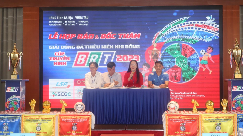 Ban tổ chức giải đáp nhiều thông tin về giải đấu. Ảnh: TK