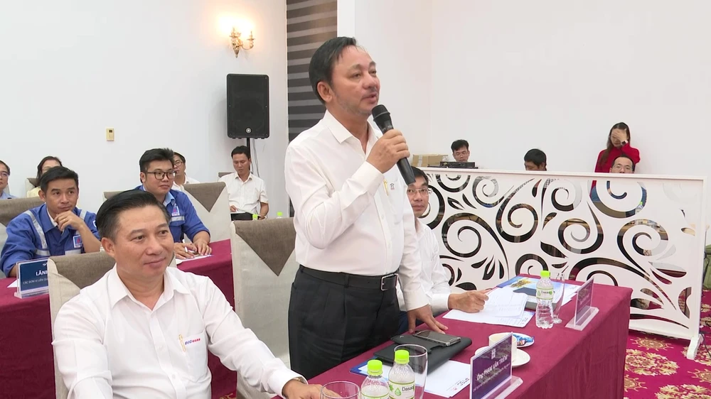 Ông Phạm Văn Triêm, Chủ tịch Hiệp hội DN nhỏ và vừa tỉnh Bà Rịa - Vũng Tàu, cũng là lãnh đạo DN sản xuất thép phát biểu tại hội nghị. Ảnh:TK