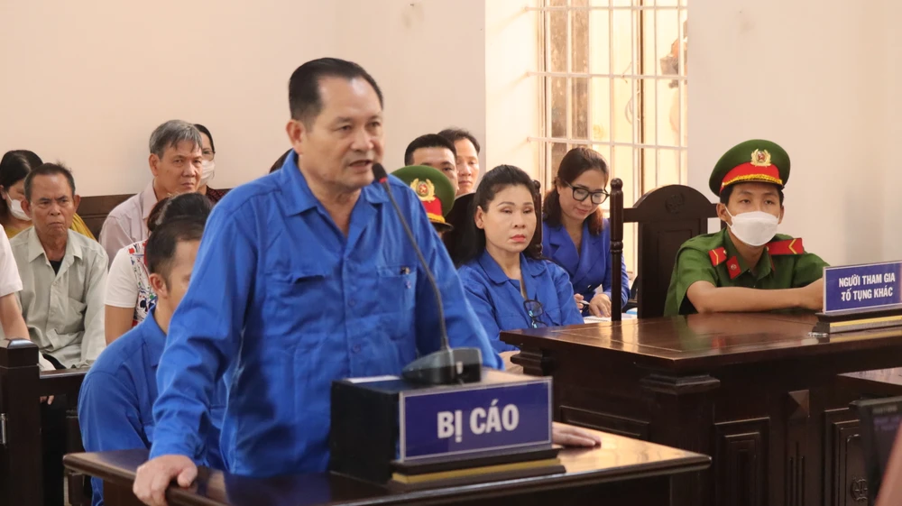 Bị cáo Lê Thái Thiện trình bày tại phiên tòa. Ảnh: TK