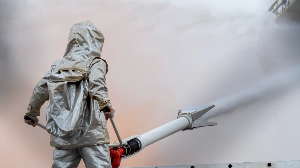 Công tác tuyên truyền, kiểm tra việc đảm bảo PCCC ở các hộ gia đình, cơ sở kinh doanh, tổ chức cần được thực hiện thường xuyên. Ảnh minh họa: TK