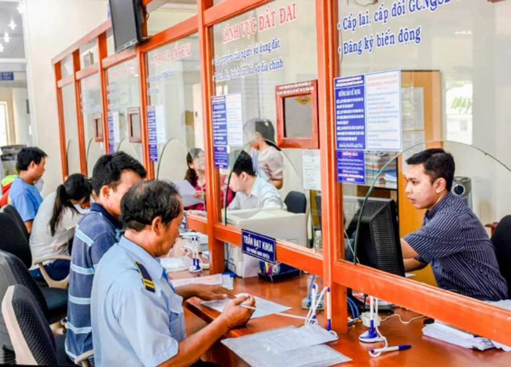 Bà Rịa- Vũng Tàu: Nghiêm cấm cán bộ đòi người dân, DN những giấy tờ, thủ tục đã được số hóa