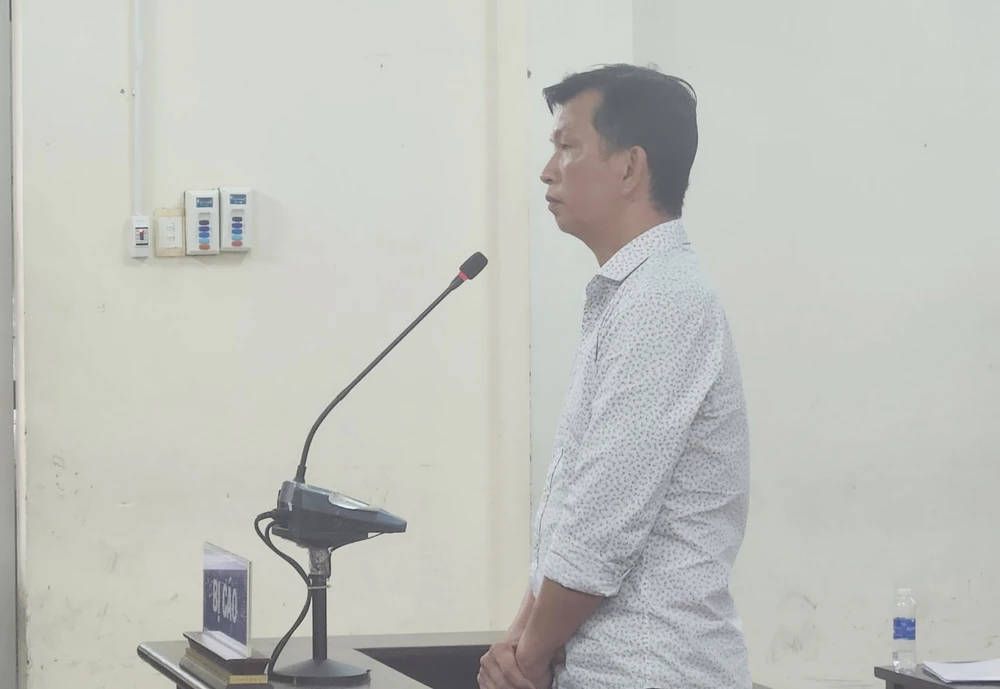 Bà Rịa- Vũng Tàu mở lại phiên tòa “Làm hồ sơ cấp đất công cho mẹ vợ, cán bộ địa chính xã hầu tòa”