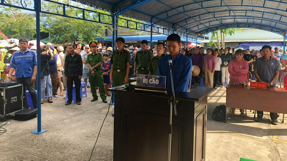 Côn Đảo: Nhân viên 83 lần làm giả xác nhận chuyển khoản để chiếm đoạt 270 triệu đồng của chủ quán