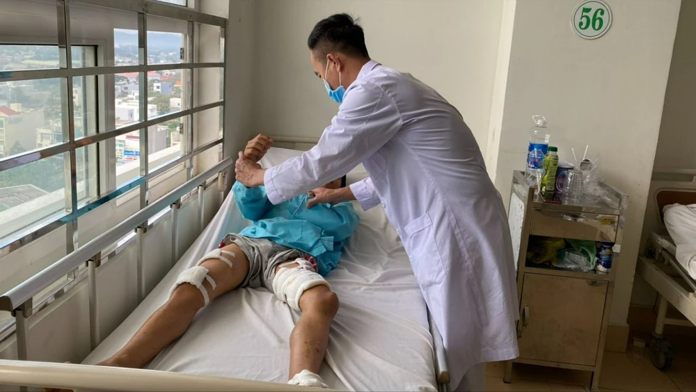 Bà Rịa- Vũng Tàu: Một học sinh lớp 6 bị thương do tự chế quả nổ bằng chai thủy tinh