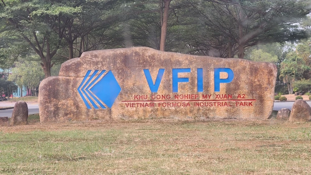 Chủ đầu tư hạ tầng khu công nghiệp nợ nhiều tỉ tiền nước, doanh nghiệp thứ cấp bị ảnh hưởng