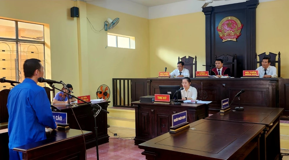 Bị phạt 12 năm tù vì “nổ” quen công an rồi nhận tiền 'chạy án'