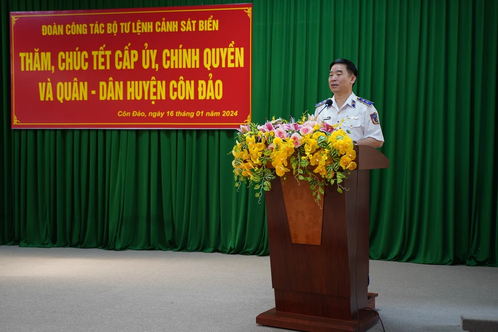 Chính ủy Cảnh sát biển Việt Nam thăm, chúc tết tại huyện Côn Đảo