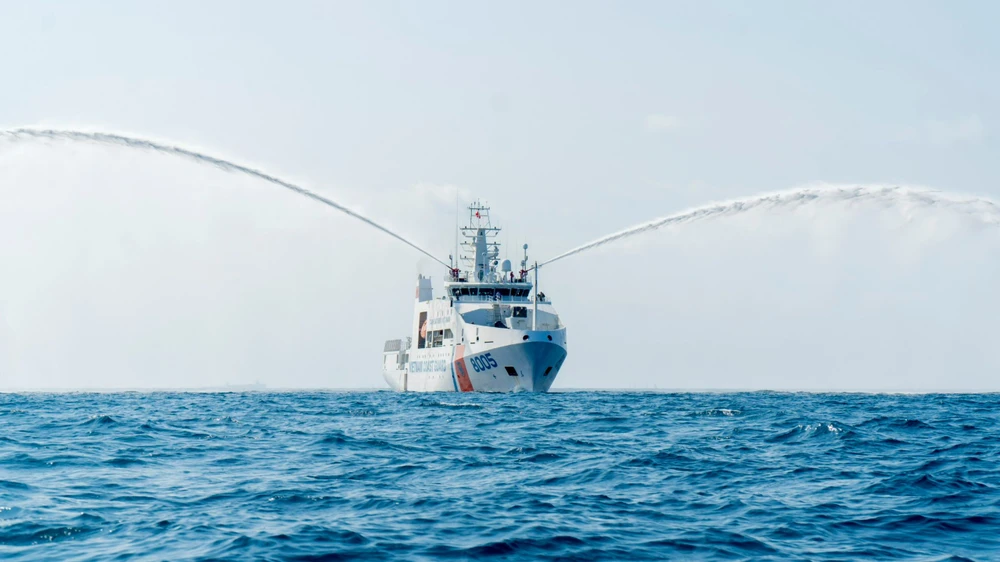 Cảnh sát Biển Việt Nam cùng Lực lượng Bảo vệ bờ biển Ấn Độ diễn tập ứng phó sự cố tràn dầu