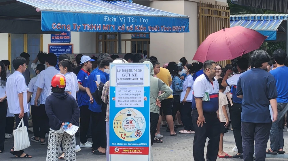 Một thí sinh bị tai nạn phải dừng thi tốt nghiệp THPT