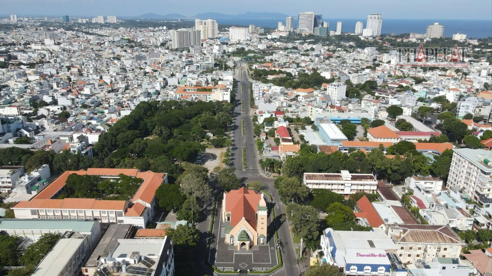 Bà Rịa- Vũng Tàu: Có bảng giá đất điều chỉnh, thuế tiếp tục xử lý hồ sơ xác định nghĩa vụ tài chính về đất đai