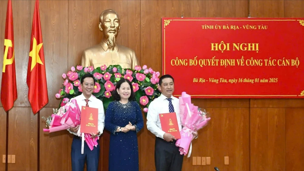 Bà Rịa – Vũng Tàu: Công bố các quyết định về công tác cán bộ