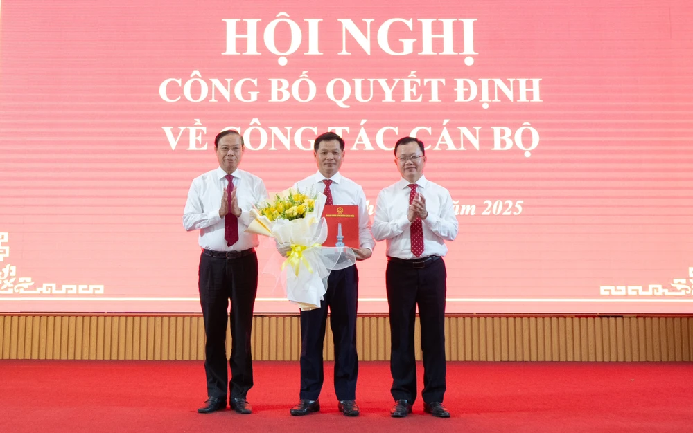 Bà Rịa – Vũng Tàu: Trao quyết định cho tân chủ tịch UBND huyện Châu Đức