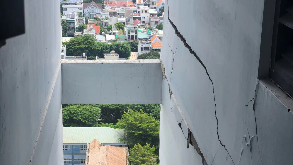 TP.HCM: Những chỉ đạo khẩn sau buổi kiểm tra thực tế tại 6 căn hộ chung cư bị nứt tường