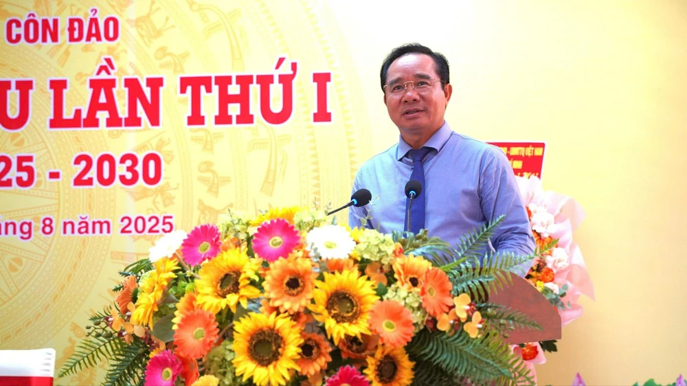 Chủ tịch UBND TP.HCM: Côn Đảo xác định bản sắc riêng, hướng tới 'đảo xanh, thông minh, đáng sống'