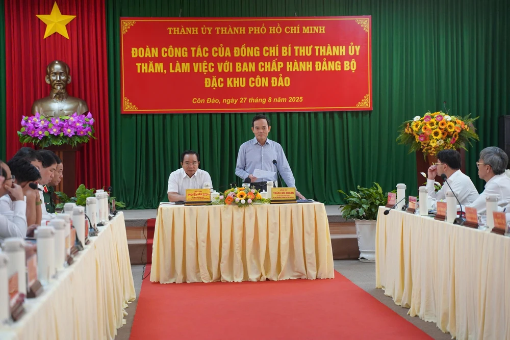 Bí thư Thành ủy Trần Lưu Quang và Chủ tịch UBND Thành phố Nguyễn Văn Được thăm, làm việc với Đảng bộ đặc khu Côn Đảo