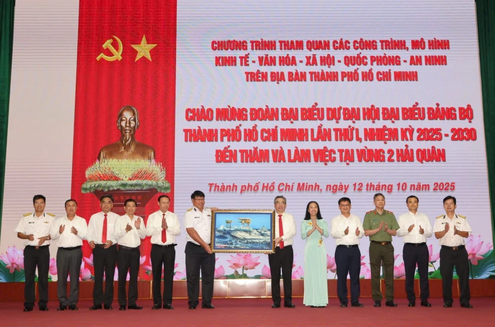 Bo-tu-lenh-vung-2.jpg