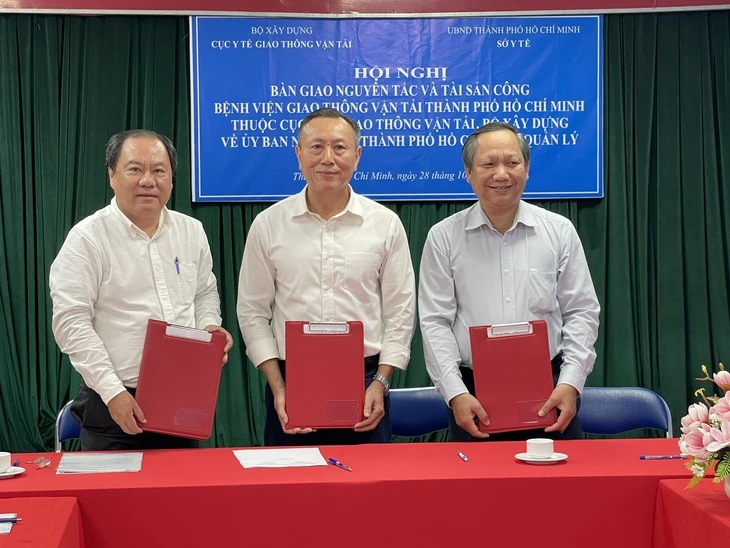 Bàn giao Bệnh viện Giao thông vận tải TP.HCM về UBND TP.HCM quản lý