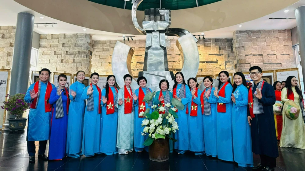trien-lam-h2.jpg