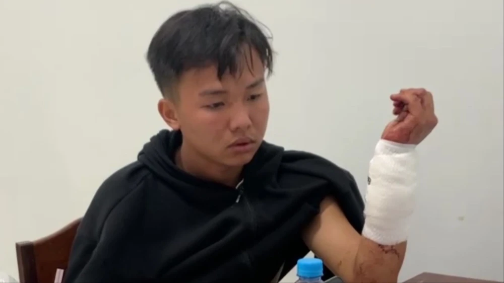 Cảnh sát đến bệnh viện Long An bắt nghi can gây án ở Bến Tre