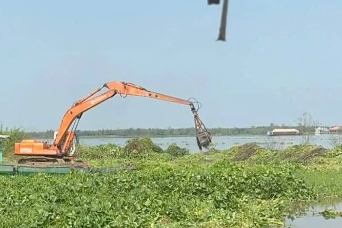 Tìm thấy thi thể 3 thanh niên bị nước cuốn vào ống cống