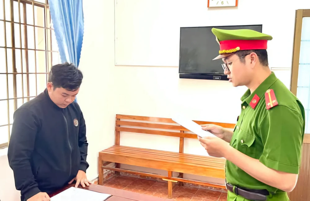 Bắt tạm giam lái xe tải tông tử vong cháu gái 8 tuổi ở Phú Yên