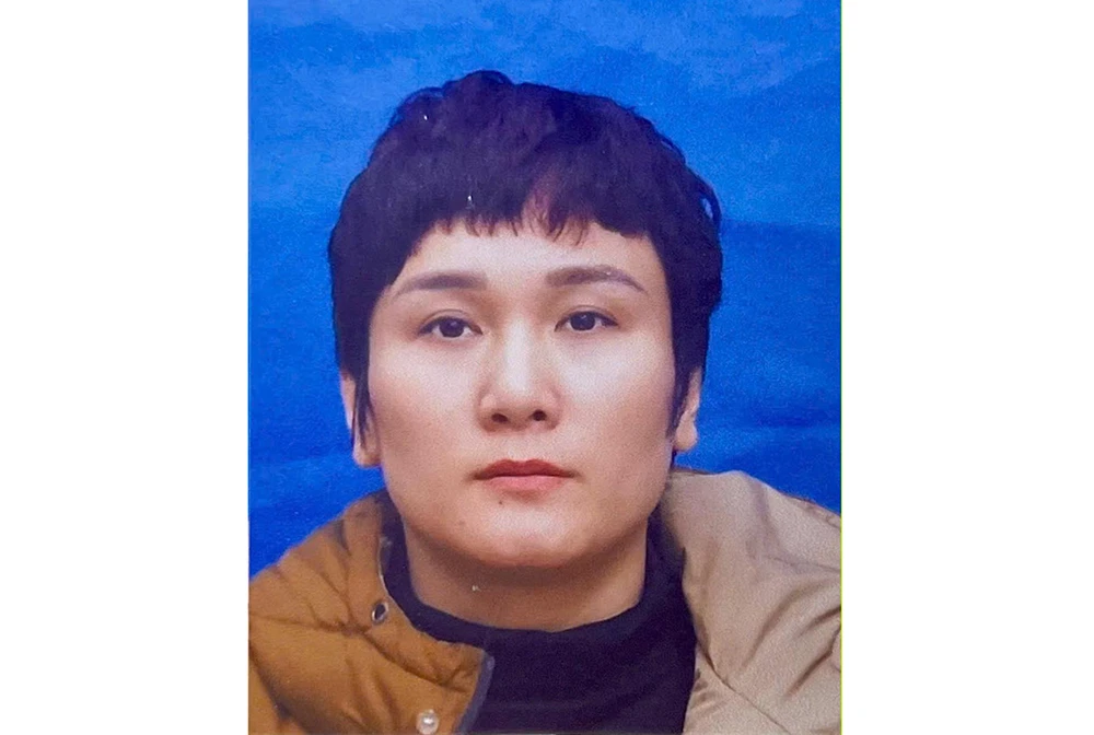 Bị can Lê Thị Mai, Giám đốc Công ty TNHH Đại lý Bảo hiểm Hoàng Gia