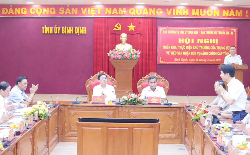 tỉnh Bình Định và tỉnh Gia Lai họp về sáp nhập hai tỉnh