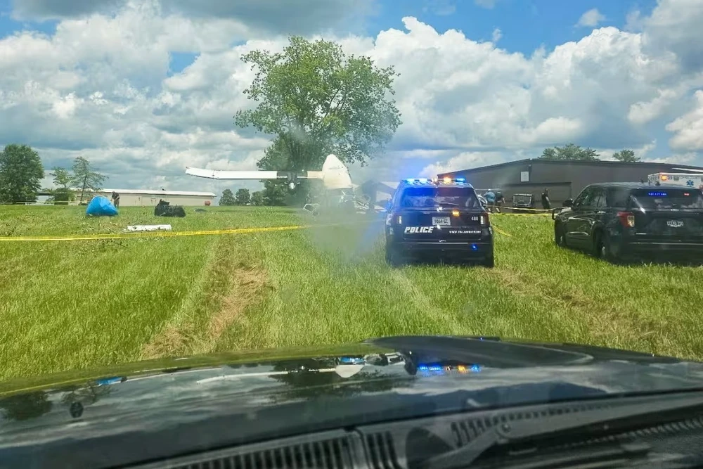 Máy bay chở 20 người rơi ở Mỹ, chưa rõ nguyên nhân