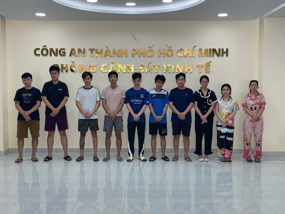 Công an TP.HCM khởi tố, bắt tạm giam nhiều bị can liên quan đến hoạt động buôn bán, tàng trữ và tổ chức cho khách sử dụng khí cười