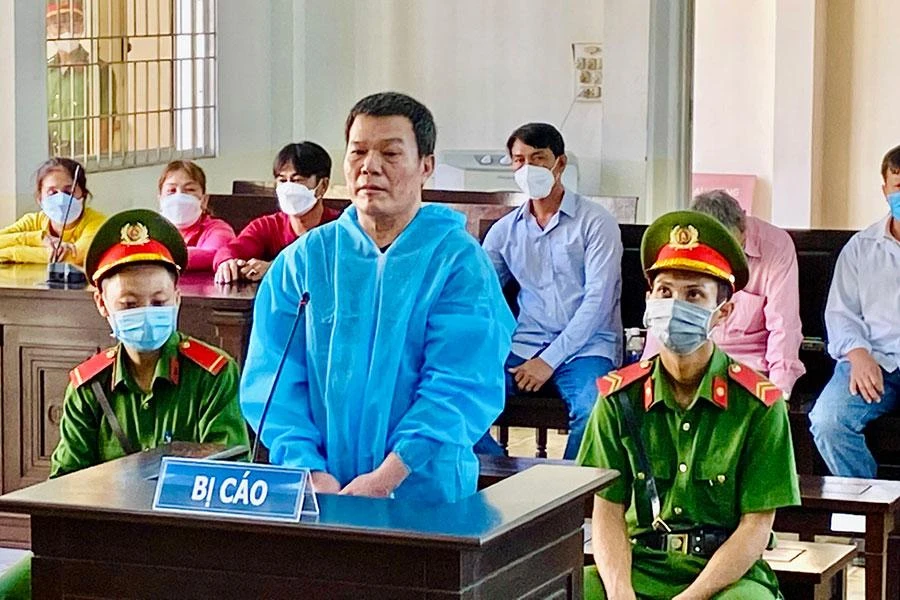 Bị cáo Nguyễn Phước Chung tại tòa. Ảnh: HẢI DƯƠNG Bị cáo Nguyễn Phước Chung tại tòa. Ảnh: HẢI DƯƠNG