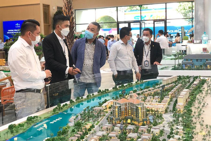 Thị trường bất động sản cần có lực lượng môi giới chuyên nghiệp để phát triển bền vững. Ảnh minh họa: QUANG HUY