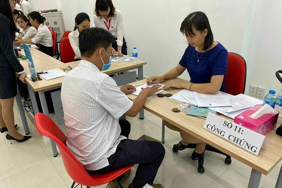 Tổng cục Thuế yêu cầu cơ quan thuế các tỉnh, thành không được kéo dài thời hạn giải quyết hồ sơ của người dân. Ảnh: Q.HUY