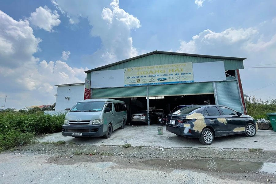 Nhiều nhà xưởng xây dựng trên đất khu dân cư tại dự án khu dân cư Phú Nhuận, phường Phước Long B, TP Thủ Đức. Ảnh: VIỆT HOA