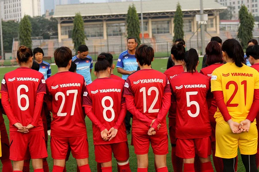 Thầy trò HLV Mai Đức Chung bắt đầu chiến dịch bảo vệ ngôi vô địch Đông Nam Á tại AFF Cup nữ 2022. Thầy trò HLV Mai Đức Chung bắt đầu chiến dịch bảo vệ ngôi vô địch Đông Nam Á tại AFF Cup nữ 2022.