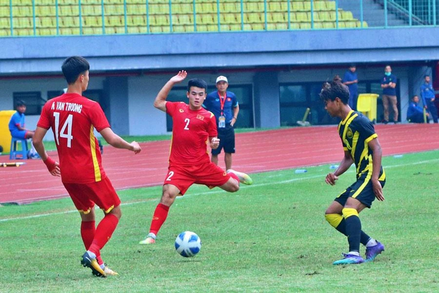 U-19 Malaysia nhẫn nhịn với ba lần phản công ghi ba bàn thắng. Ảnh: VOV