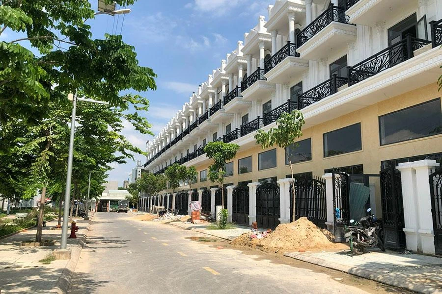 Bộ TN&amp;MT nghiên cứu việc thu thuế chuyển nhượng bất động sản không phụ thuộc vào giá trên hợp đồng. Ảnh minh họa: QUANG HUY