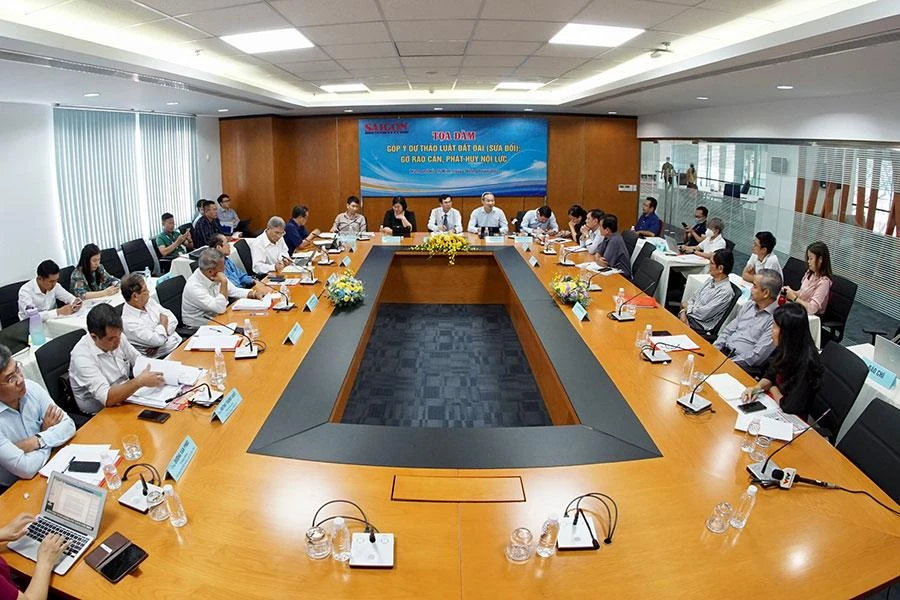 Quang cảnh buổi tọa đàm góp ý dự thảo Luật Đất đai (sửa đổi). Ảnh: QL